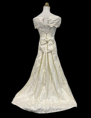 Vintage Scott McClintock Lace Wedding Gown with Removable Gloves